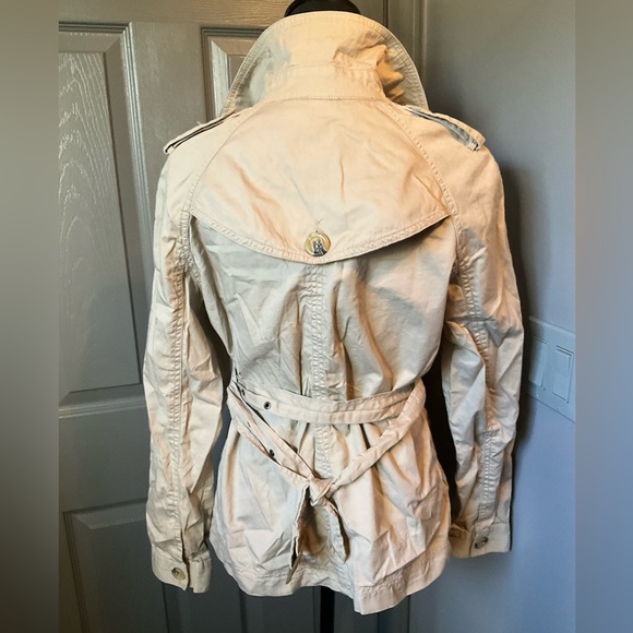 SERENADE Medium Beige short “Mini” Trench Coat - Picture 3 of 7